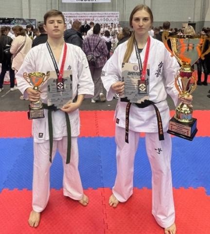 Мостовские спортсмены завоевали медали в первенстве и чемпионате ЮФО по киокусинкай Мостовские спортсмены завоевали медали в первенстве и чемпионате ЮФО по киокусинкай