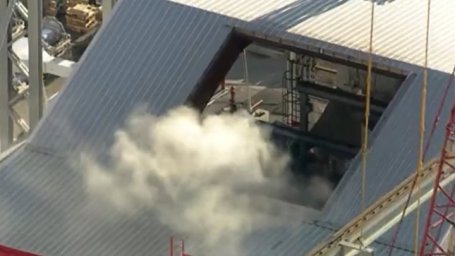 Завод по производству автомобилей Tesla загорелся в Калифорнии