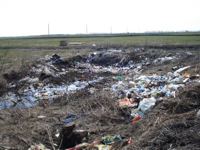 В Мостовском районе на земельном участке установлен факт захламления В Мостовском районе на земельном участке установлен факт захламления
