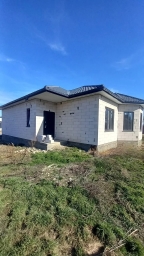 В административном центре пгт. Мостовского продается новый газоблочный дом пл. 98 кв.м