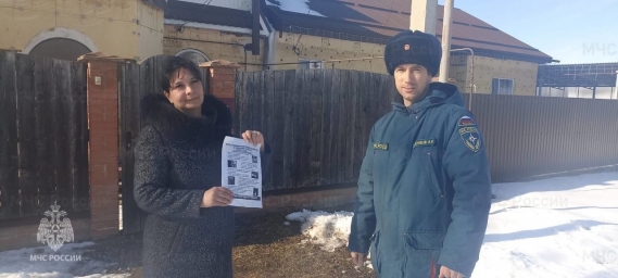 В поселке Мостовском проведены подворовые обходы в рамках профилактики пожаров