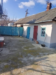 Продается домовладение на хуторе Первомайском Мостовского городского поселения (ул. Мостовая, 70)