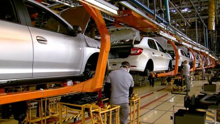 "АвтоВАЗ" начал поставки в Россию запчастей для Renault