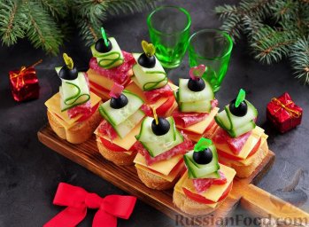 Канапе с колбасой и сыром